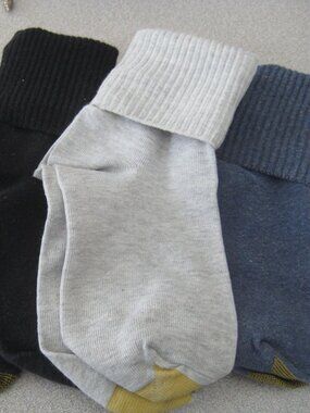 4 PAIRS OF FORMERLY OWNED GOLD TOE LADY'S SOCKS